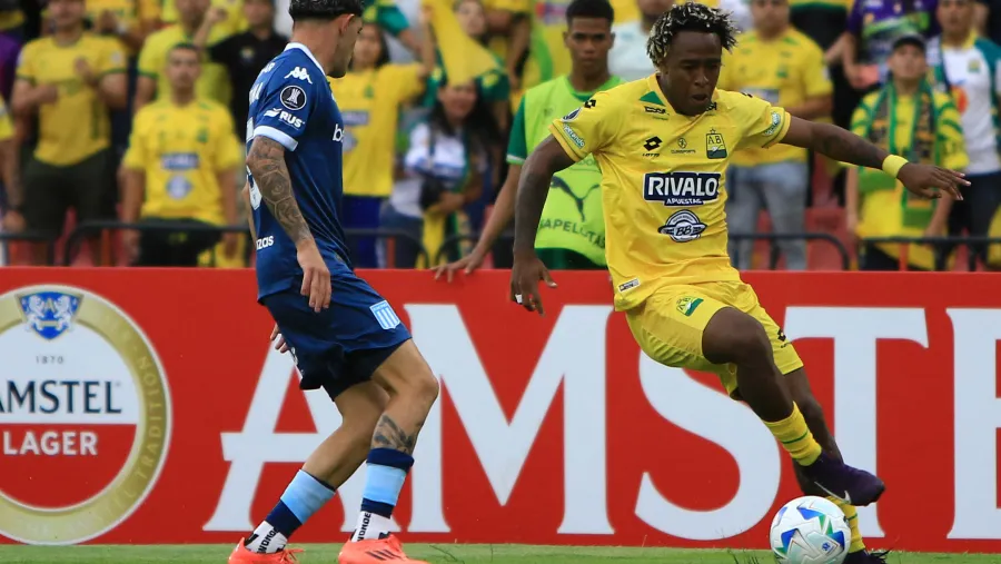 Racing goleó a Bucaramanga y lidera su zona en la Copa Libertadores de América