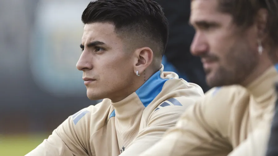 Argentina entrenó antes de viajar a Chile y se mantiene una incógnita en la formación