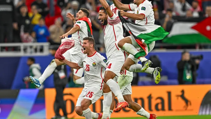 Fútbol: Uzbekistán y Jordania se clasificaron por primera vez a la Copa del Mundo Fútbol: Uzbekistán y Jordania se clasificaron por primera vez a la Copa del Mundo
