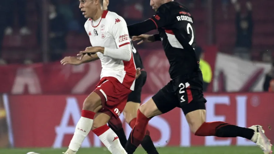 Huracán empató sin goles con Estudiantes y por ahora es líder en Primera División Huracán empató sin goles con Estudiantes y por ahora es líder en Primera División