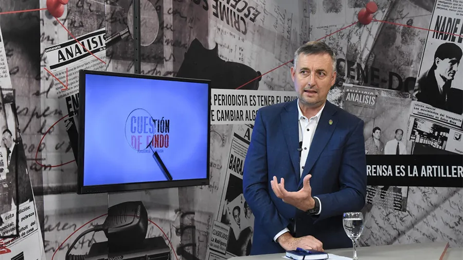 El presidente de la Cámara de Diputados, Gustavo Hein, se mostró optimista respecto del conflicto docente, aunque admitió la disparidad o la asimetría salarial que es necesario equilibrar. El presidente de la Cámara de Diputados, Gustavo Hein, se mostró optimista respecto del conflicto docente, aunque admitió la disparidad o la asimetría salarial que es necesario equilibrar.