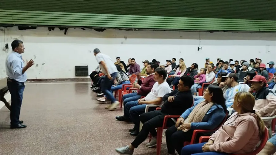 Compromiso radical se reunió en Paraná para apoyar la precandidatura a intendente de Ricardo Gutiérrez.