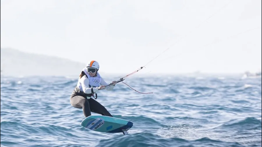 Kite: Catalina Turienzo logró un inédito tercer puesto en la única regata del martes Kite: Catalina Turienzo logró un inédito tercer puesto en la única regata del martes