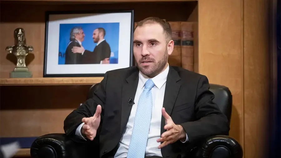 El ministro de Economía, Martín Guzmán, dio detalles sobre la negociación de la deuda, habló del proyecto de “armonización” tributaria y fijó su punto de vista sobre la doble indemnización y la prohibición de despidos.