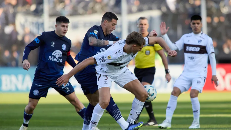 Platense venció a domicilio a Independiente Rivadavia en el inicio de la fecha 12 Platense venció a domicilio a Independiente Rivadavia en el inicio de la fecha 12