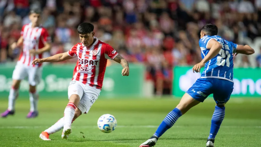 En Santa Fe, Unión lo dio vuelta ante Godoy Cruz y quedó como escolta de Vélez