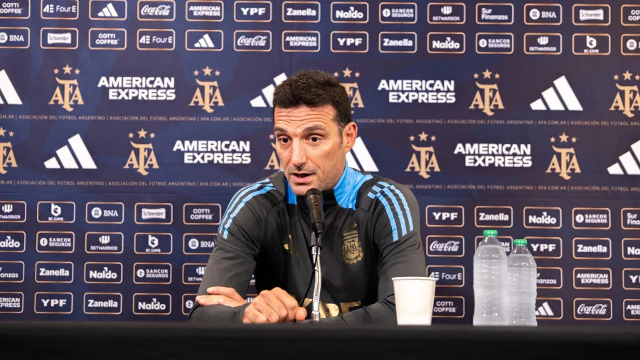 “Siempre el equipo va a dar la cara”, indicó Lionel Scaloni en conferencia de prensa