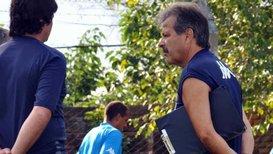 Hilario Bravi Federal A: Hilario Bravi tendrá su tercer ciclo como DT del “Lobo” entrerriano