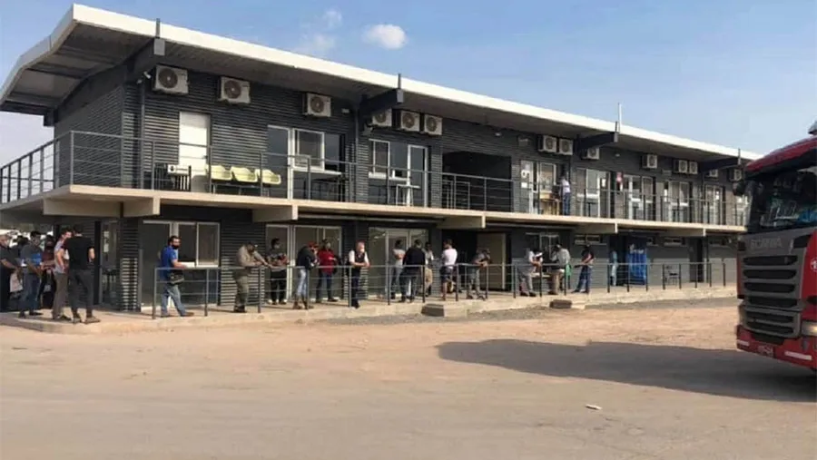 El camionero fue hisopado en el cruce entre Gualeguaychú y Fran Bentos. Está haciendo cuarentena en Argentina.