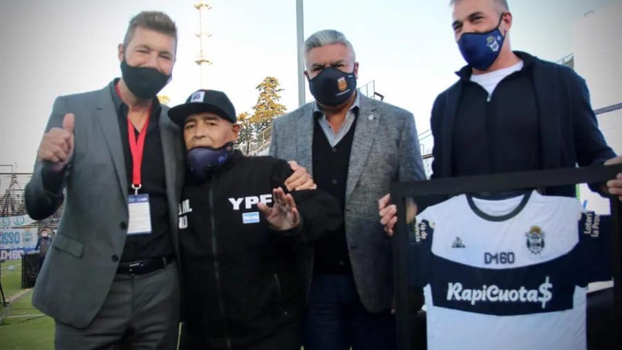 Internaron a Diego Maradona en La Plata