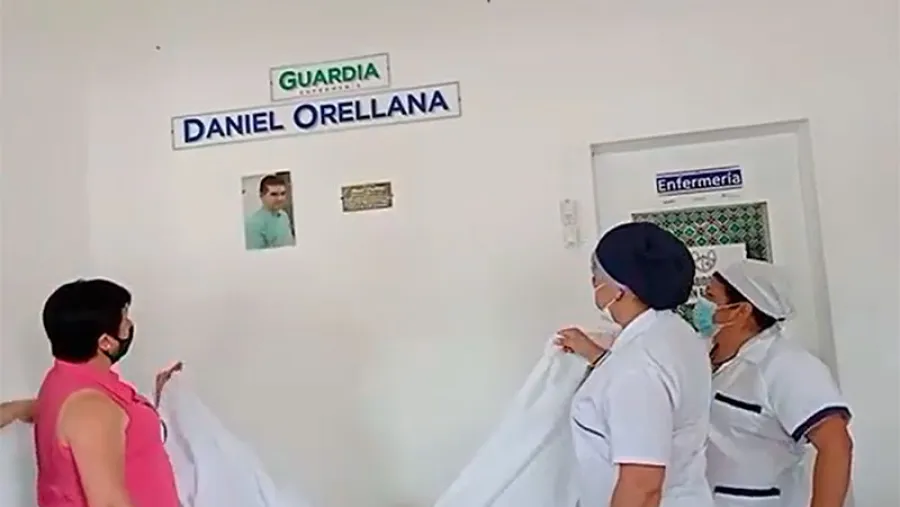 Homenaje enfermero fallecido en Viale