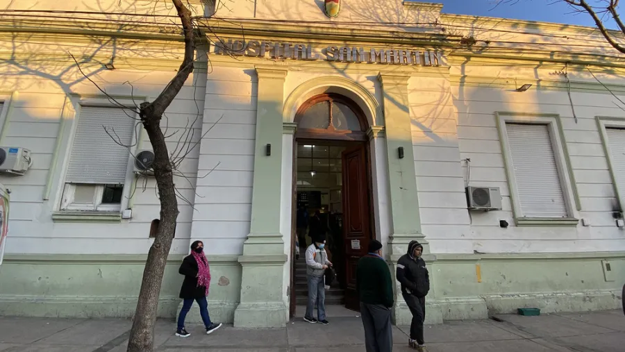 La víctima fue derivada al Hospital San Martín de Paraná. 