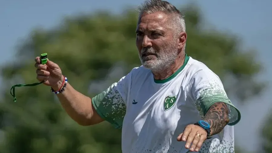 Sergio Rondina dio un paso al costado como director técnico de Sarmiento de Junín Sergio Rondina dio un paso al costado como director técnico de Sarmiento de Junín