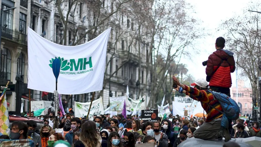 Kayakistas reclamaron que se trate "urgente" la Ley de Humedales Kayakistas reclamaron que se trate "urgente" la Ley de Humedales