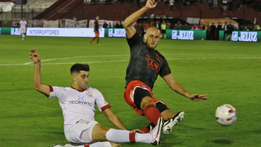 Barracas Central se lo dio vuelta a Huracán con un agónico gol de tiro libre Barracas Central se lo dio vuelta a Huracán con un agónico gol de tiro libre