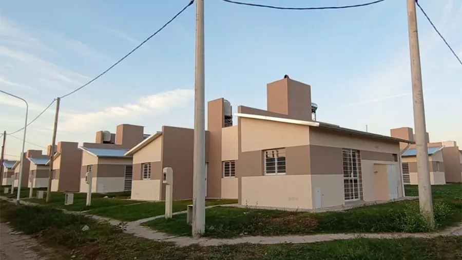 En Concepción del Uruguay, Enrique Carbó, Larroque, Diamante y Villa del Rosario, se están en construcción un total de 86 viviendas a través del IAPV.