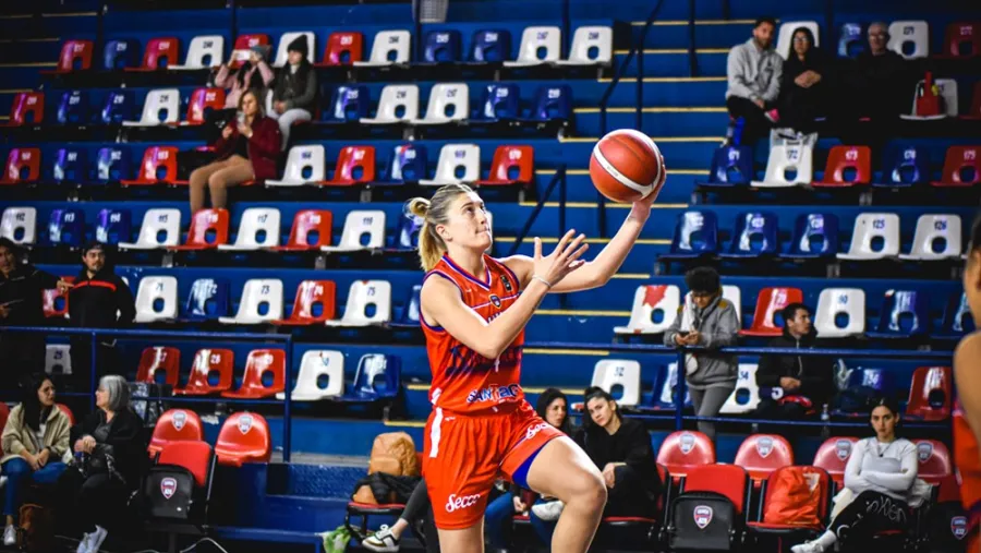 Básquet: la vialense Malvina D’Agostino jugará en Ameghino la próxima Liga Nacional