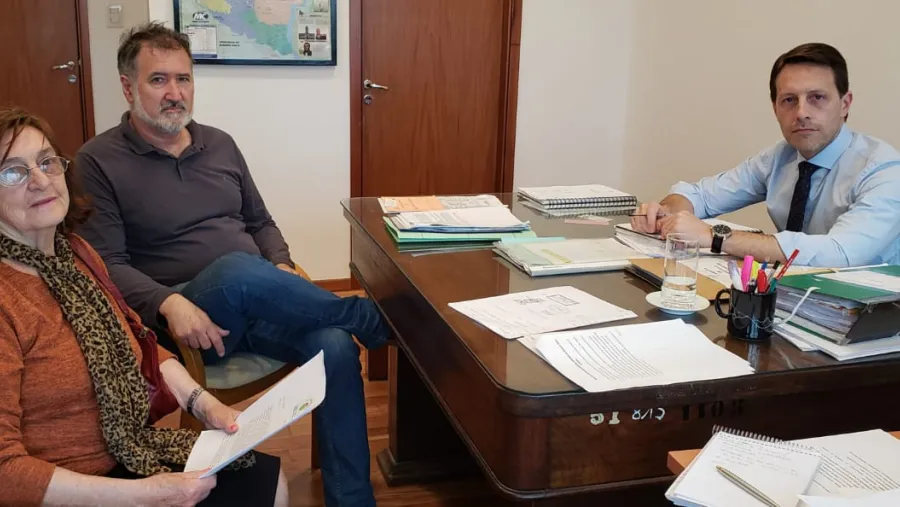 Vecinalistas con el secretario de Superintendencia Nº2 del STJ, Esteban Simón. Vecinalistas con el secretario de Superintendencia Nº2 del STJ, Esteban Simón.