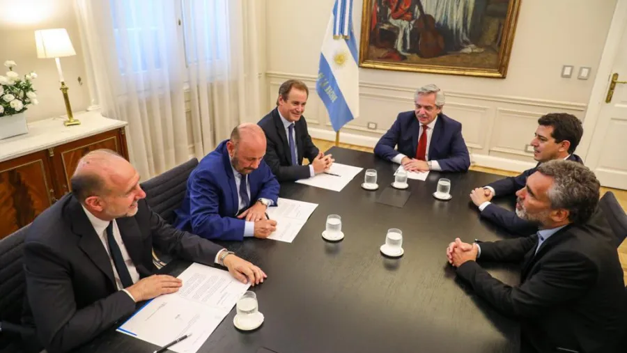 Alberto Fernández con Bordet, Perotti e Insfrán