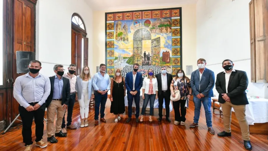 Rubricaron acuerdos para obras en Victoria, Galarza y Libertador San Martín