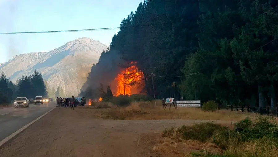 Encontraron dos puntos de origen de los incendios en Chubut y Río Negro