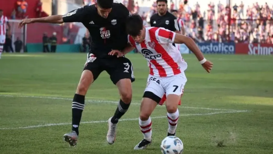 Fútbol: Instituto y el debutante Deportivo Riestra empataron en Alta Córdoba Fútbol: Instituto y el debutante Deportivo Riestra empataron en Alta Córdoba