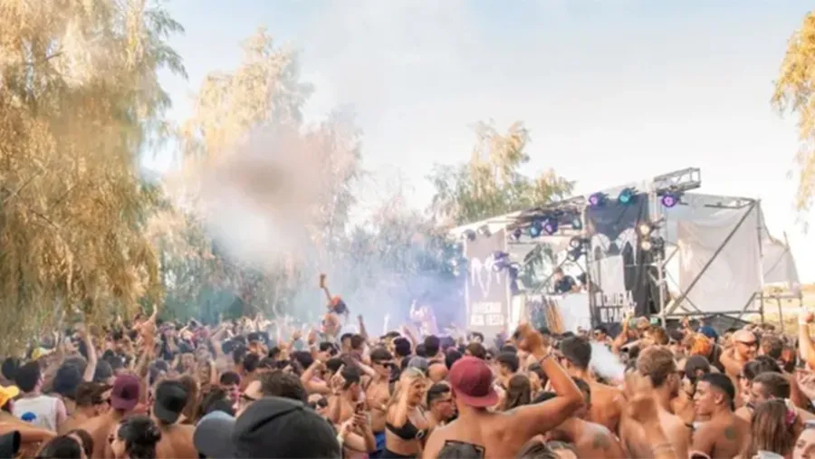 Una productora de eventos vende las entradas para una fiesta electrónica a 11 mil pesos en un predio que está regulado como área natural protegida en los humedales de las islas entrerrianas de Victoria.