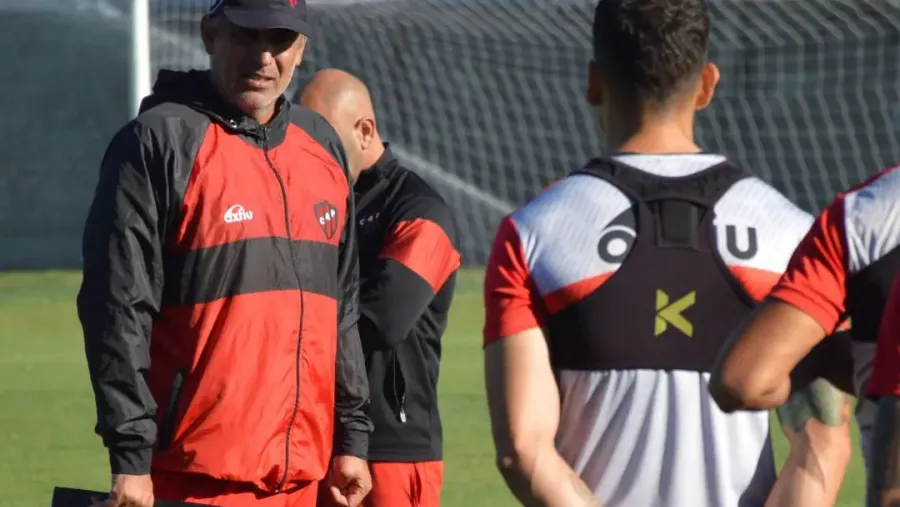 Iván Delfino pidió "concentración, convencimiento y ser atrevidos" para visitar a River