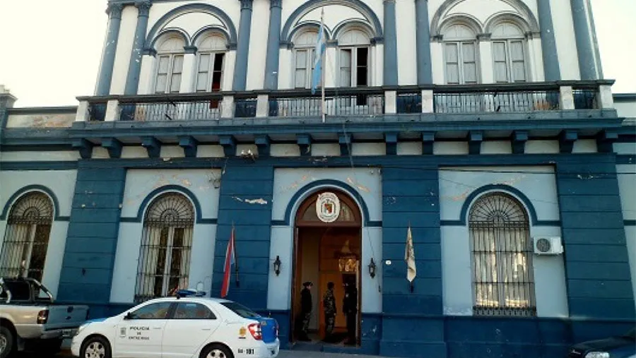 Una persona está detenida en la Jefatura Departamental de Policía de Gualeguaychú, sospechada de ser autor del homicidio de Sergio Daniel Gómez, registrado hoy a la madrugada. Una persona está detenida en la Jefatura Departamental de Policía de Gualeguaychú, sospechada de ser autor del homicidio de Sergio Daniel Gómez, registrado hoy a la madrugada.