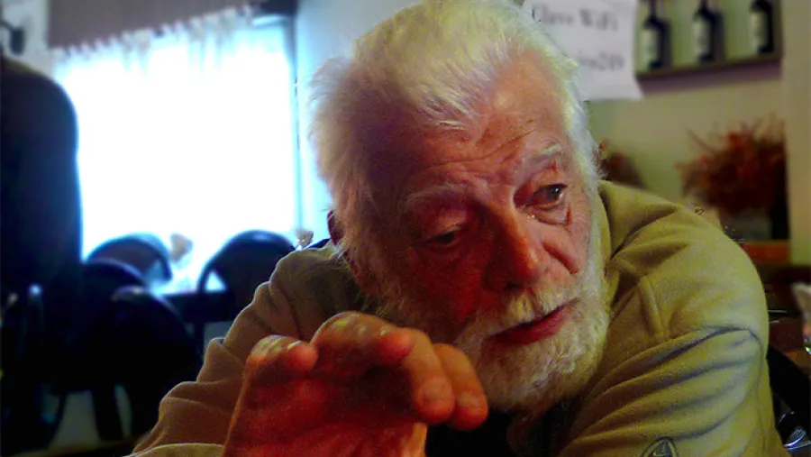 La foto que ilustra esta nota es de una charla que mantuvimos en Gualeguaychú hace ya varios años, cuando Jorge orientó los lineamientos generales para la creación del Plan de Alimentación Sana, Segura y Soberana (PASSS), y aprovechamos para hacerle una extensa entrevista, que cada vez que releo me sorprendo por la profundidad y vigencia de sus conceptos.