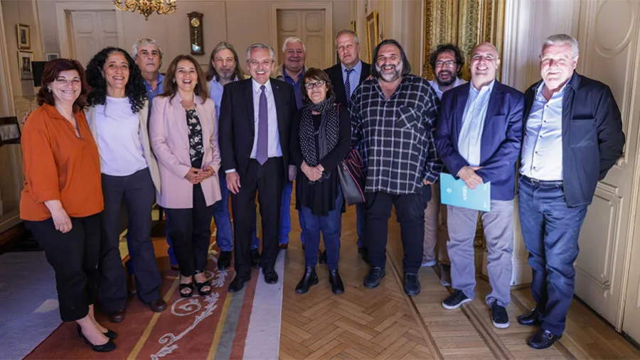 Los sectores alcanzados serán más de 9.600 jubilados del Régimen Previsional Especial para el Personal Docente de las Universidades Públicas Nacionales; más de 170.000 jubilados alcanzados por el suplemento “Régimen Especial para Docentes”.