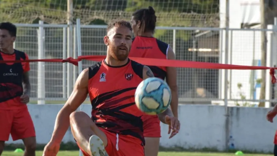 Patronato: Iván Delfino prepara dos cambios para recibir a Independiente Patronato: Iván Delfino prepara dos cambios para recibir a Independiente