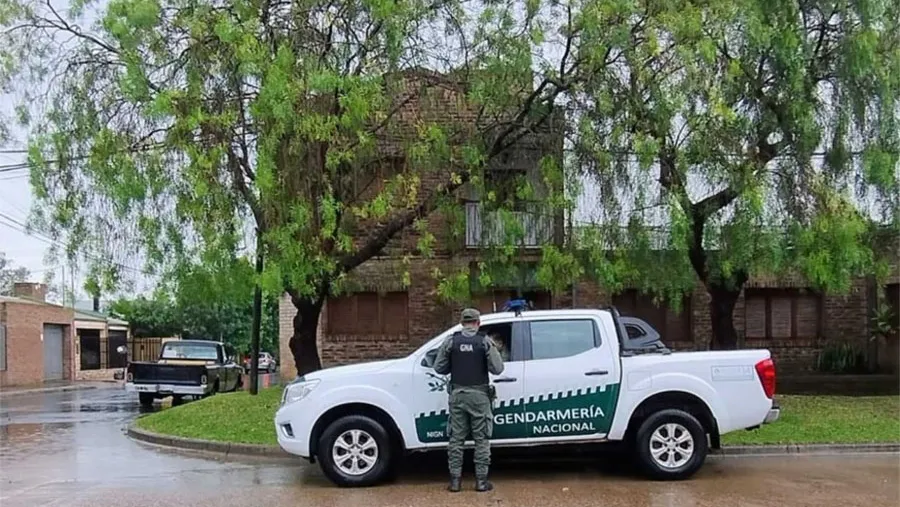 La vivienda familiar de Edgardo Kueider en Concordia fue allanada hoy nuevamente por Gendarmería Nacional siguiendo precisas instrucciones de la jueza federal Sandra Arroyo Salgado.