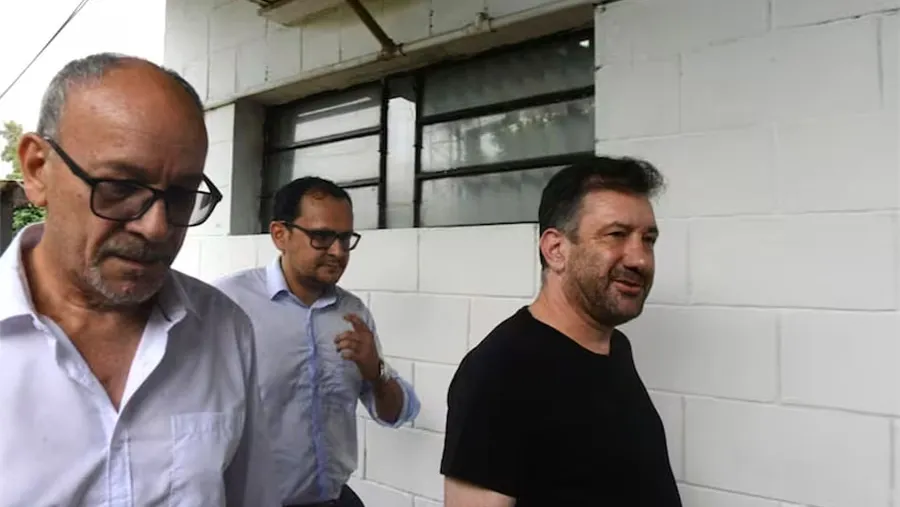 Edgardo Kueider al ingresar a la fiscalía en Ciudad del Este.