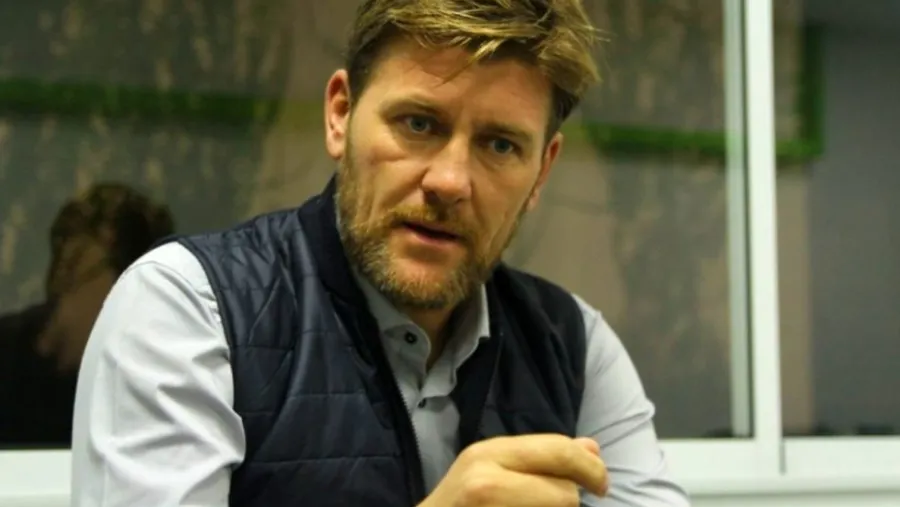 Mediante un acta y ante un Escribano, Bértoli solicitó el padrón de socios de Patronato