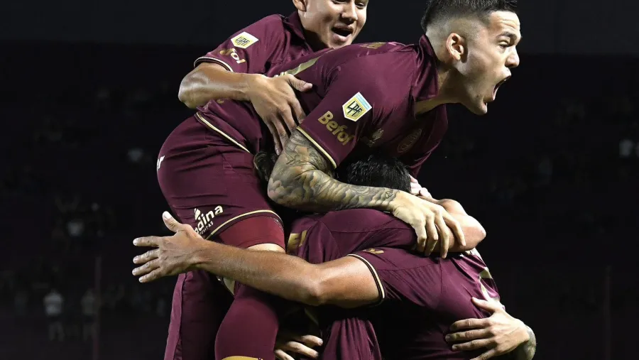 Fútbol: Lanús se recuperó con una goleada en una noche con polémicas ante Arsenal