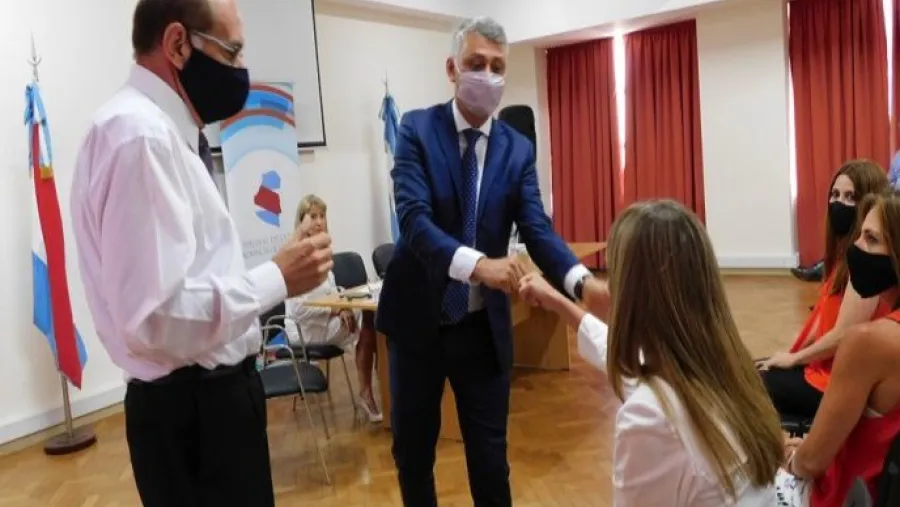 Lara se presentó ante el personal del Tribunal de Cuentas