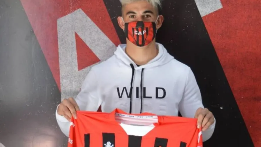 Fútbol: Lautaro Comas extendió su contrato con Patronato