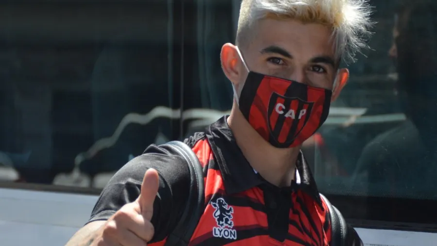 Lautaro Comas Patronato viajó a La Plata con equipo definido para su debut ante Gimnasia