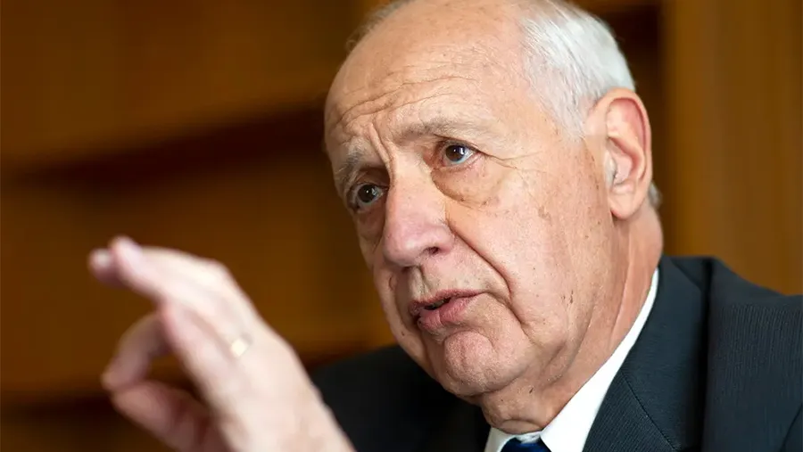 El ex ministro de Economía, Roberto Lavagna, coincidió con la vicepresidenta sobre el acuerdo político.