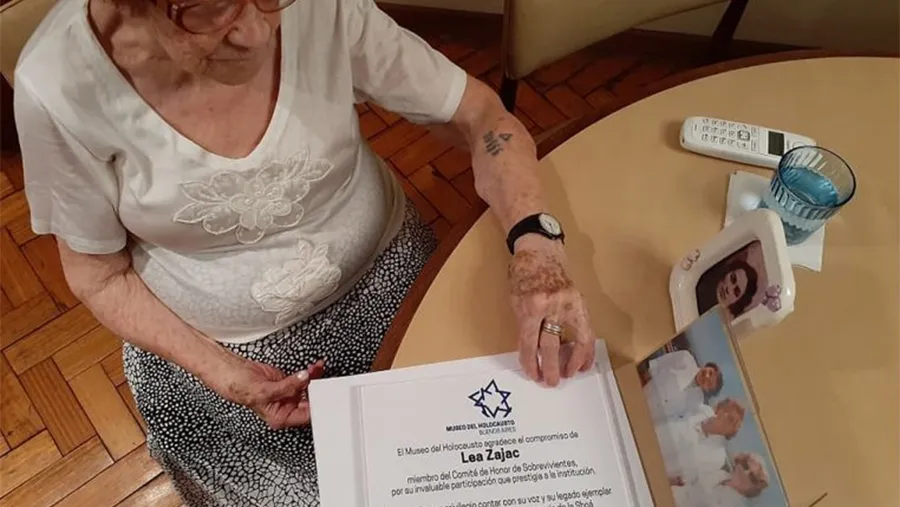 Lea Zajak Novera, una sobreviviente de la maquinaria del horror de la Alemania nazi. 