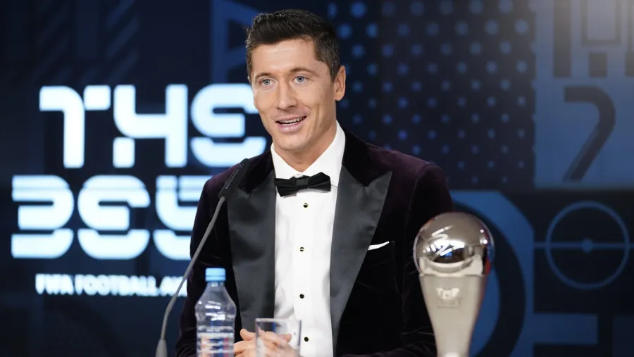 Messi resignó el premio FIFA The Best en manos de Lewandowski, primer polaco en ganarlo