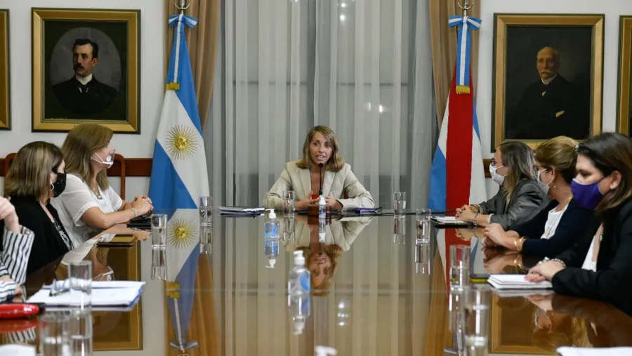 Stratta presentó el proyecto de protección y prevención de violencia por razones de Género Stratta presentó el proyecto de protección y prevención de violencia por razones de Género