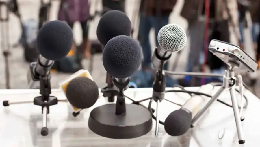 Voz. La libertad de prensa hace a la esencia y dignidad de los ciudadanos. Voz. La libertad de prensa hace a la esencia y dignidad de los ciudadanos.