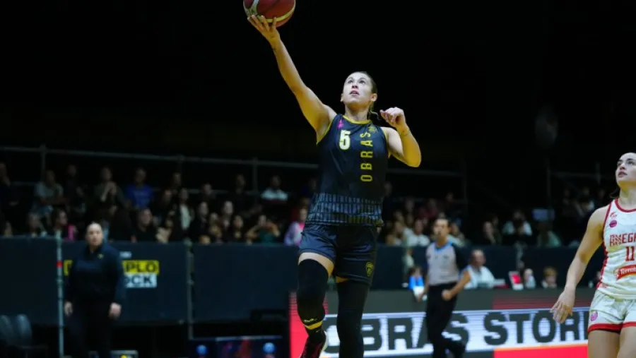 Obras se adelantó en la final con la entrerriana Camila Suárez como goleadora Obras se adelantó en la final con la entrerriana Camila Suárez como goleadora