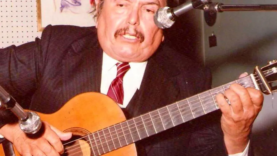 Homenaje a Linares Cardozo