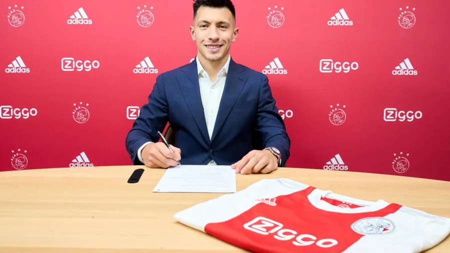 ​​​​​​​El gualeyo Lisandro Martínez renovó su contrato con Ajax