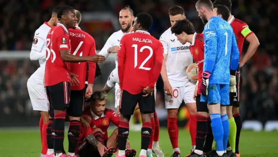 El entrerriano Lisandro Martínez encendió las alarmas por una lesión en Old Trafford