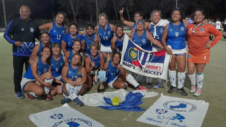 Mamis Hockey de todo el país brillaron en el Nacional de Paraná Mamis Hockey de todo el país brillaron en el Nacional de Paraná