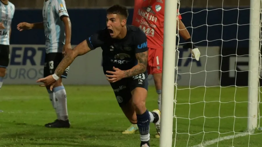 Independiente Rivadavia logró una agónica clasificación en la Copa Argentina